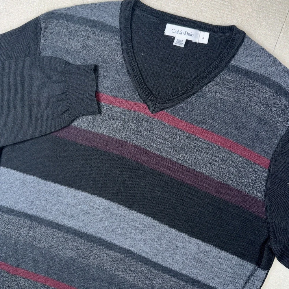 Calvin Klein Sweater Mens Medium‎ Black Striped V-Neck Merino Wool Blend Knit